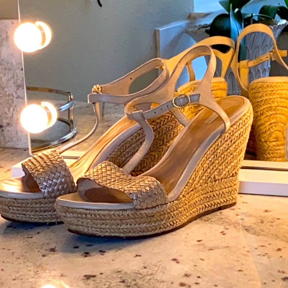 Wedges, cream with soft gold undertones